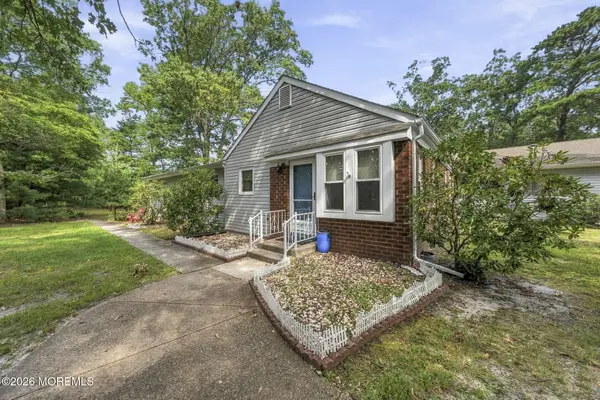 3 F Swift Circle, Whiting, NJ 08759