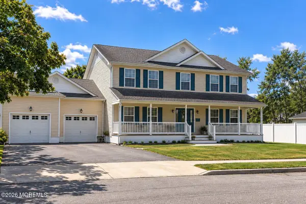 24 Messenger Street, Toms River, NJ 08753