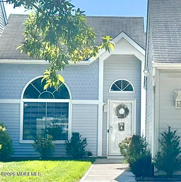 589 Madison Drive #B, Monroe, NJ 08831