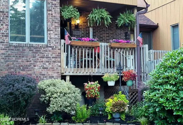 1112 Lighthouse Lane, Toms River, NJ 08753