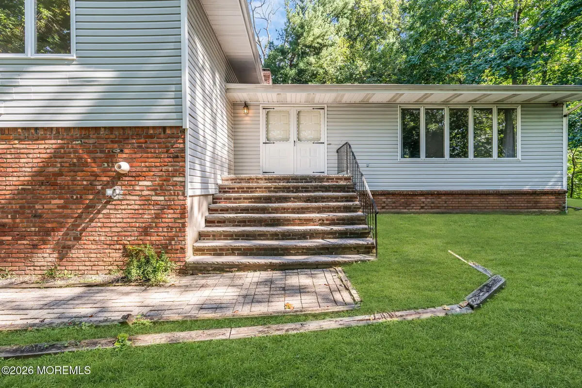 28 Hopi Drive, Middletown, NJ 07748 - #1