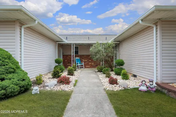 201 Bonaire Drive, Toms River, NJ 08757