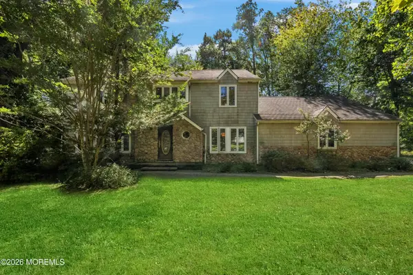 4 Clark Way, Holmdel, NJ 07733