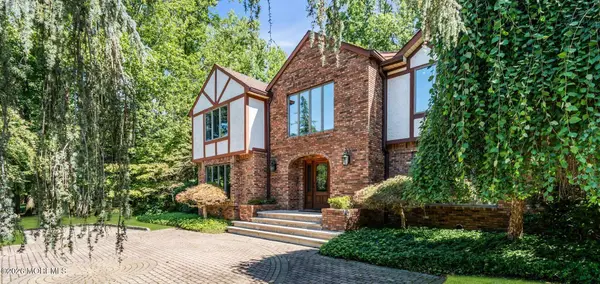 29 Red Coach Lane, Holmdel, NJ 07733
