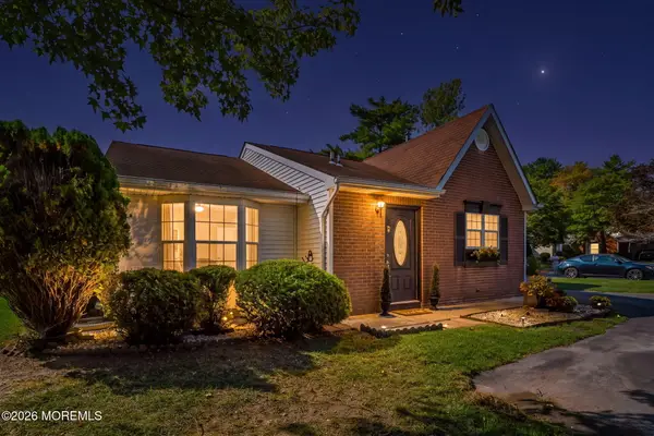 34 Morden Close, Freehold, NJ 07728