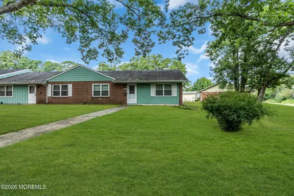 58F Buckingham Dr., Lakewood, NJ 08701