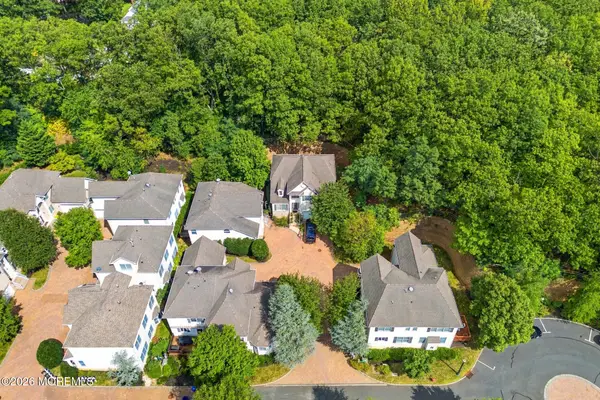 25 Brittany Court, Atlantic Highlands, NJ 07716
