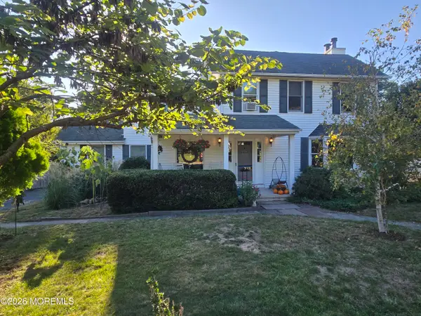 712 Holmdel Road, Holmdel, NJ 07733