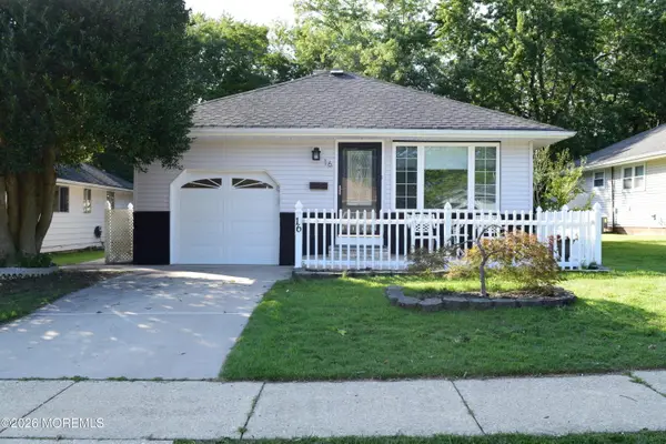 16 Mount Katadin Drive, Toms River, NJ 08753