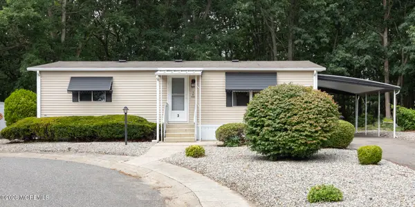 3 Warner Way, Toms River, NJ 08755