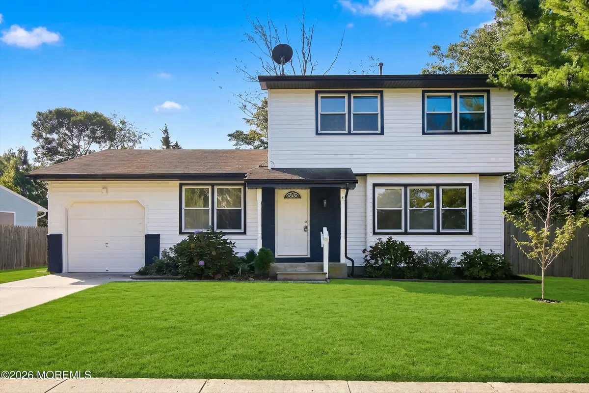 121 Lake Winnepesaukee Drive, Mystic Island, NJ 08087 - #1
