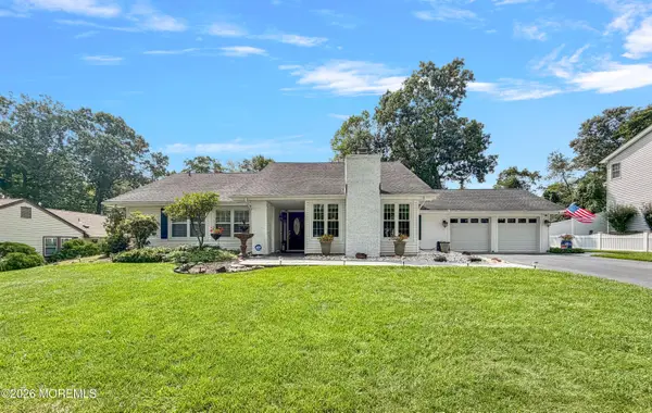 13 Yorkshire Drive, Jackson, NJ 08527