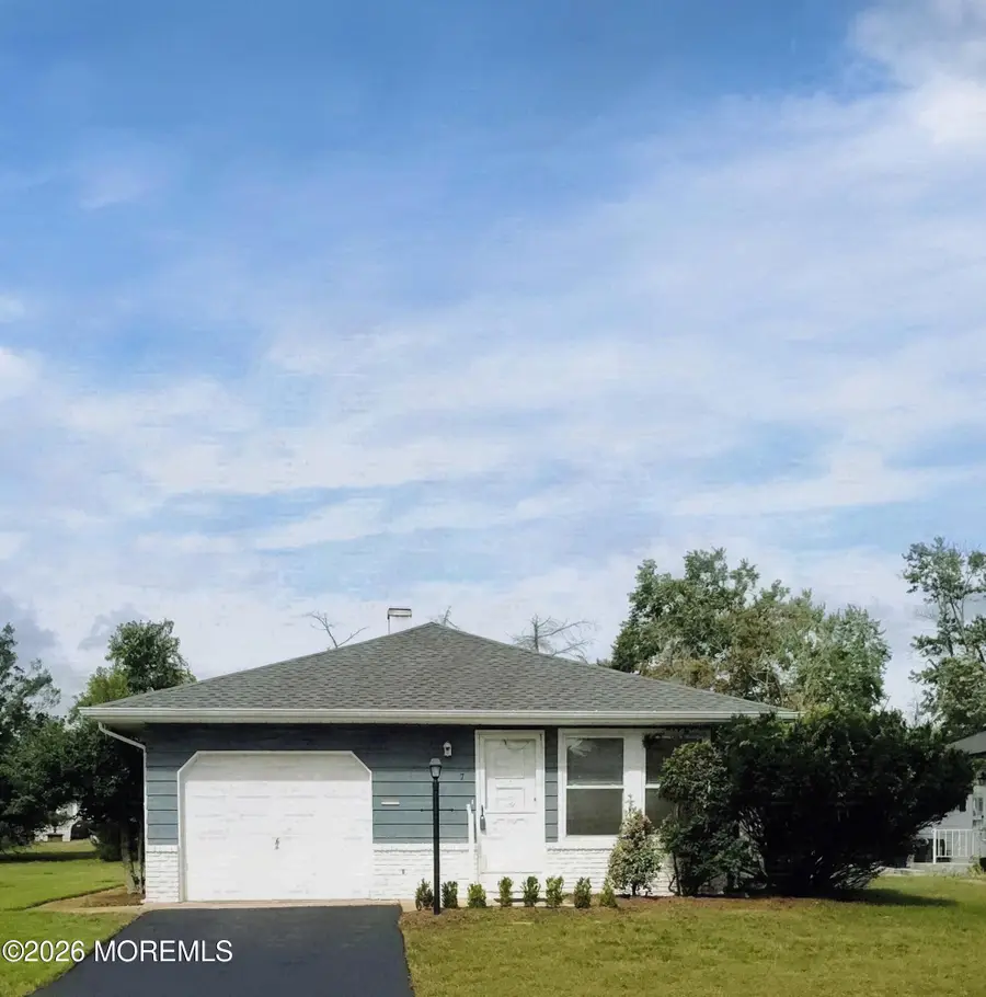 7 Bonasse Street, Toms River, NJ 08757 - #2