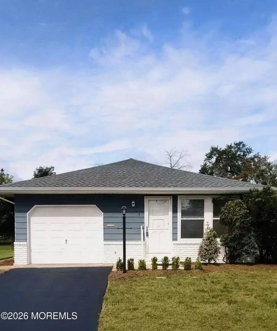 7 Bonasse Street, Toms River, NJ 08757 - #3