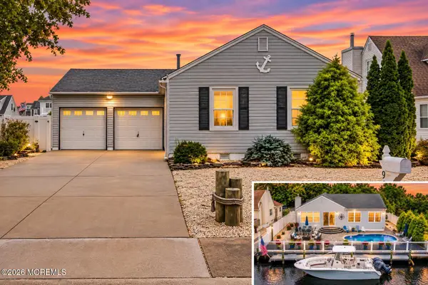 96 Moorage Avenue, Bayville, NJ 08721