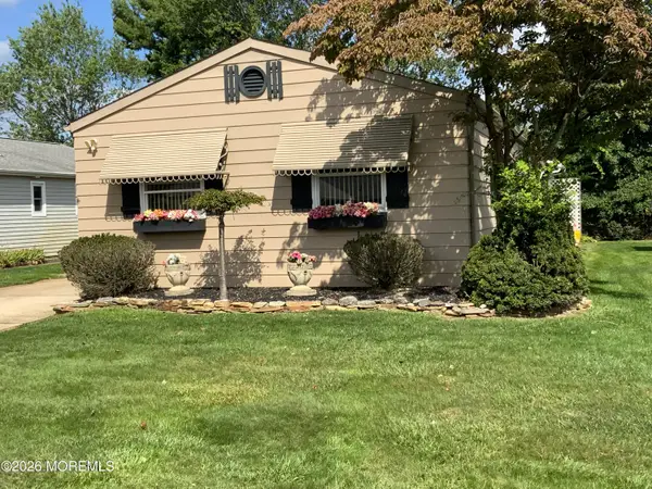 242 Harrington Drive, Toms River, NJ 08757