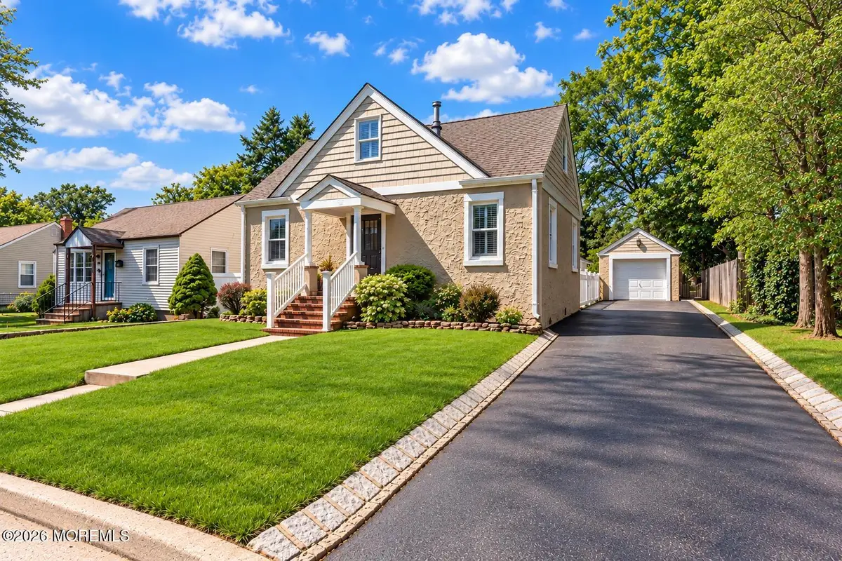 542 Clinton Avenue, Belford, NJ 07718 - #1