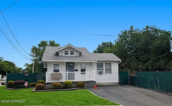 1050 Woodmere Drive, Aberdeen, NJ 07735