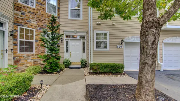 194 Shinnecock Drive, Manalapan, NJ 07726