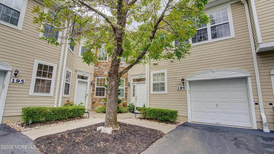 194 Shinnecock Drive, Manalapan, NJ 07726 - #3