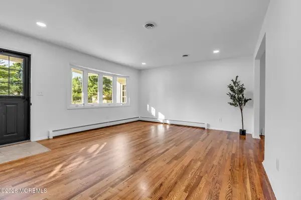 36 Cambridge Court, Toms River, NJ 08757