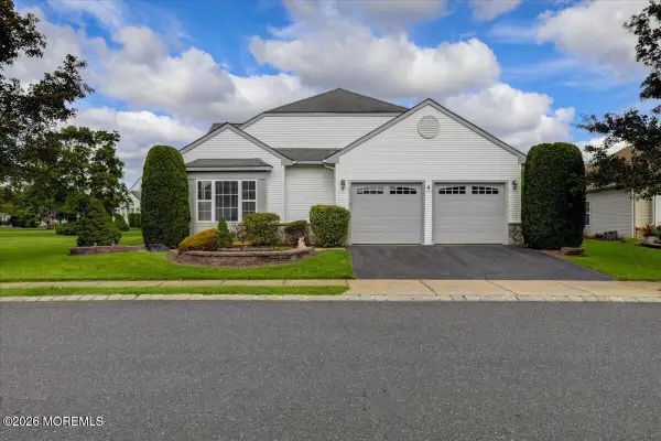 4 Margaux Drive, Manchester, NJ 08759