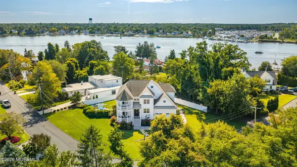 93 Flag Point Road, Toms River, NJ 08753