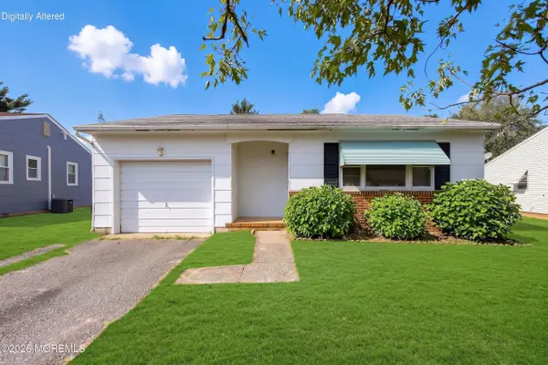 70 Brakenbury Drive, Toms River, NJ 08757