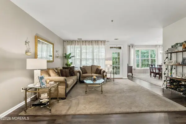 556 Saint Andrews Place, Manalapan, NJ 07726