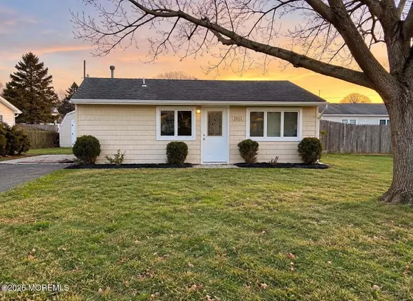 1013 Waterview Way, Forked River, NJ 08731