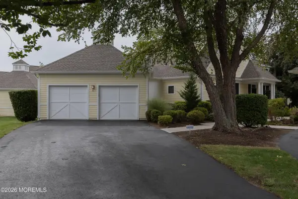 21 Adams Way, Shrewsbury Boro, NJ 07702