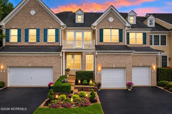 77 Deepwater Circle, Manalapan, NJ 07726