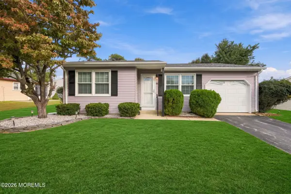 16 Hummingbird Lane #72, Manchester, NJ 08759