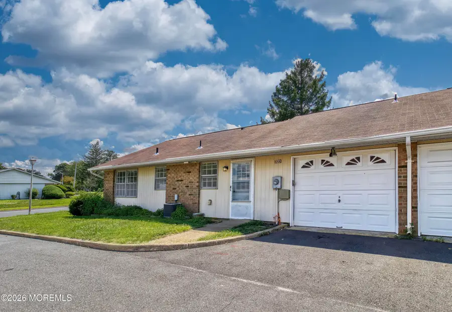 32D Yorkshire Court #D, Manchester, NJ 08759 - #2