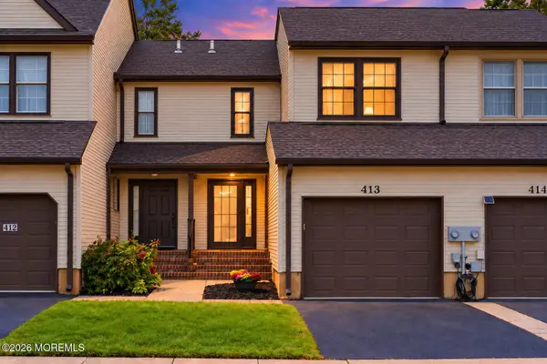 413 Oak Knoll Drive, Manalapan, NJ 07726