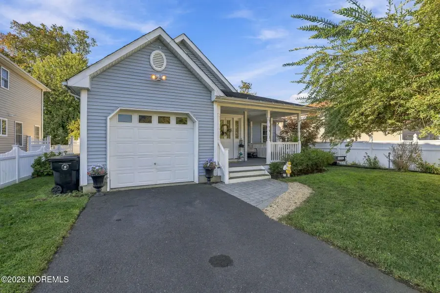 2 Lester Place, North Middletown, NJ 07748 - #2