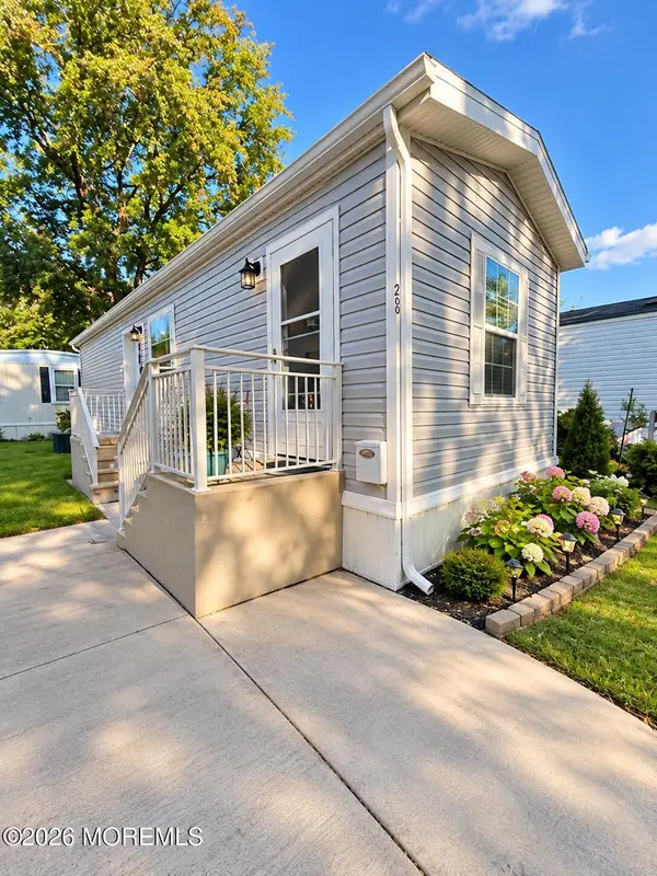 28 Sams Mobile Home Court, Hazlet, NJ 07730