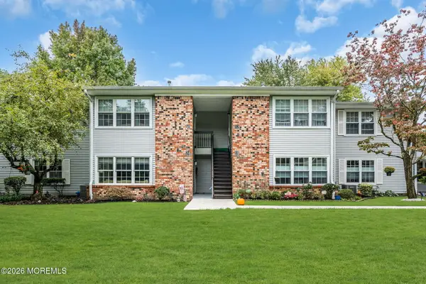 12 Snowburry Court, Red Bank, NJ 07701