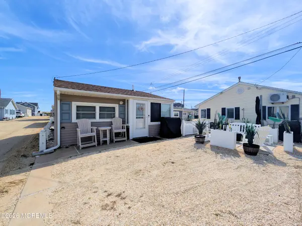 25 Cormorant Way, Lavallette, NJ 08735