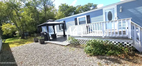 19 Mobile Lane, Toms River, NJ 08755