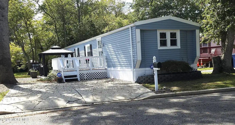 19 Mobile Lane, Toms River, NJ 08755 - #2