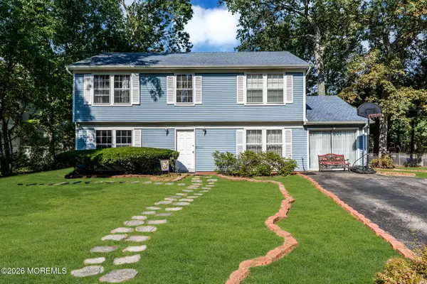 6 Riverwood Court, Toms River, NJ 08757