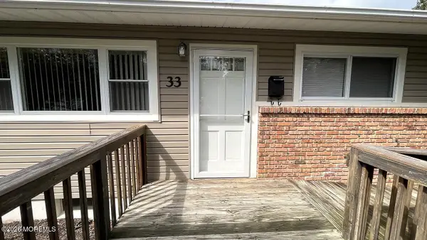 33 Bucknell Drive, Toms River, NJ 08757