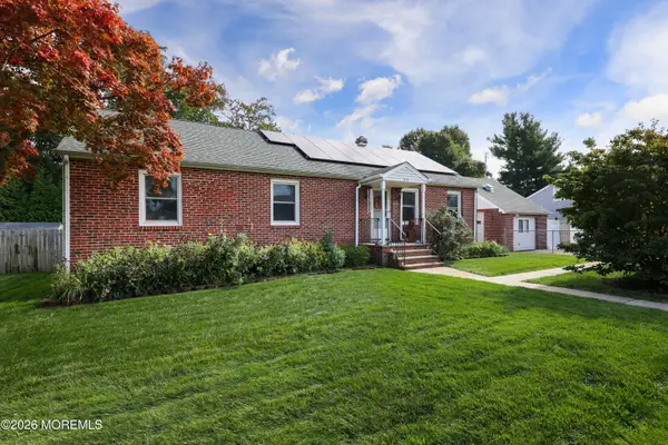 32 Sunset Place, Middletown, NJ 07748