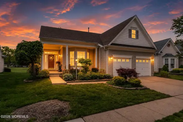 9 Winged Foot Road, Jackson, NJ 08527
