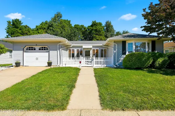 6 Pechanga Street, Toms River, NJ 08757