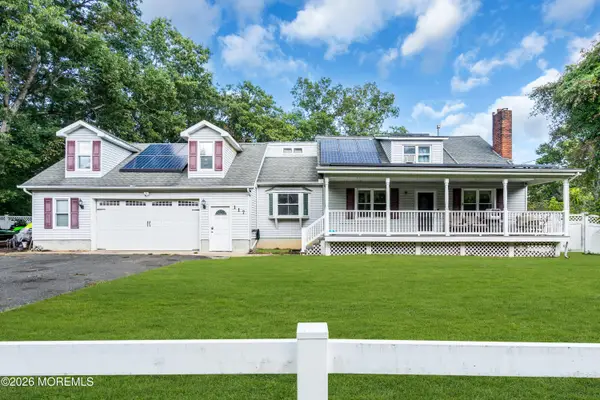 117 Driftway Road, Howell, NJ 07731