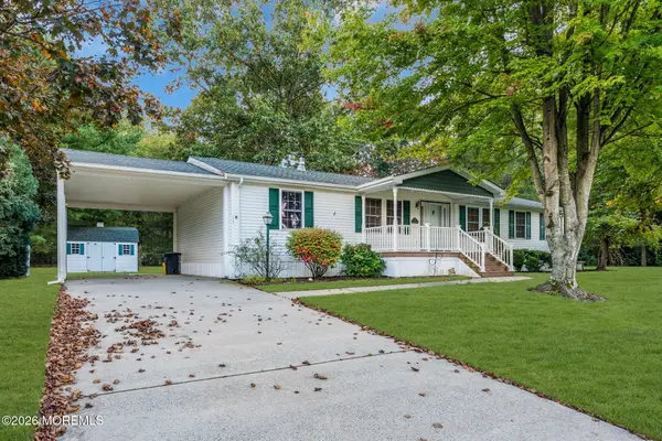 17 Tanglewood Drive, Cream Ridge, NJ 08514