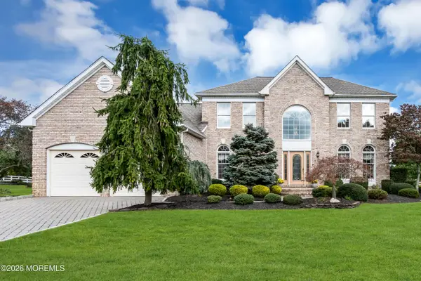 6 Nicklaus Lane, Farmingdale, NJ 07727