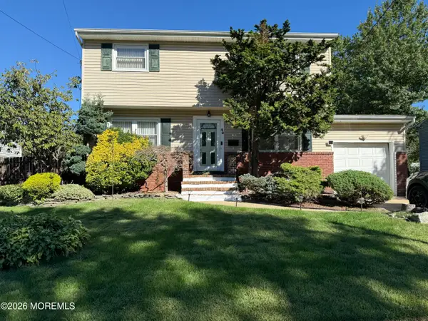 42 Dartmouth Drive, Hazlet, NJ 07730